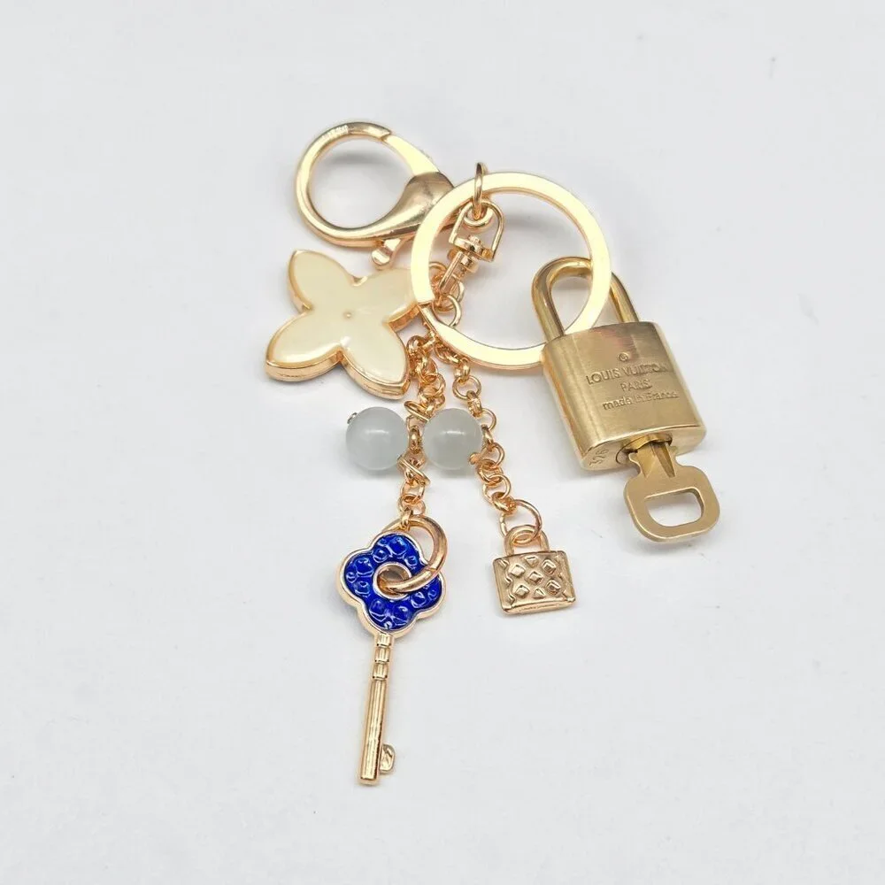 Louis Vuitton Gold Lock & Key 🔑 Authentic LV Unbranded Keychain Charm - Picture 6 of 10